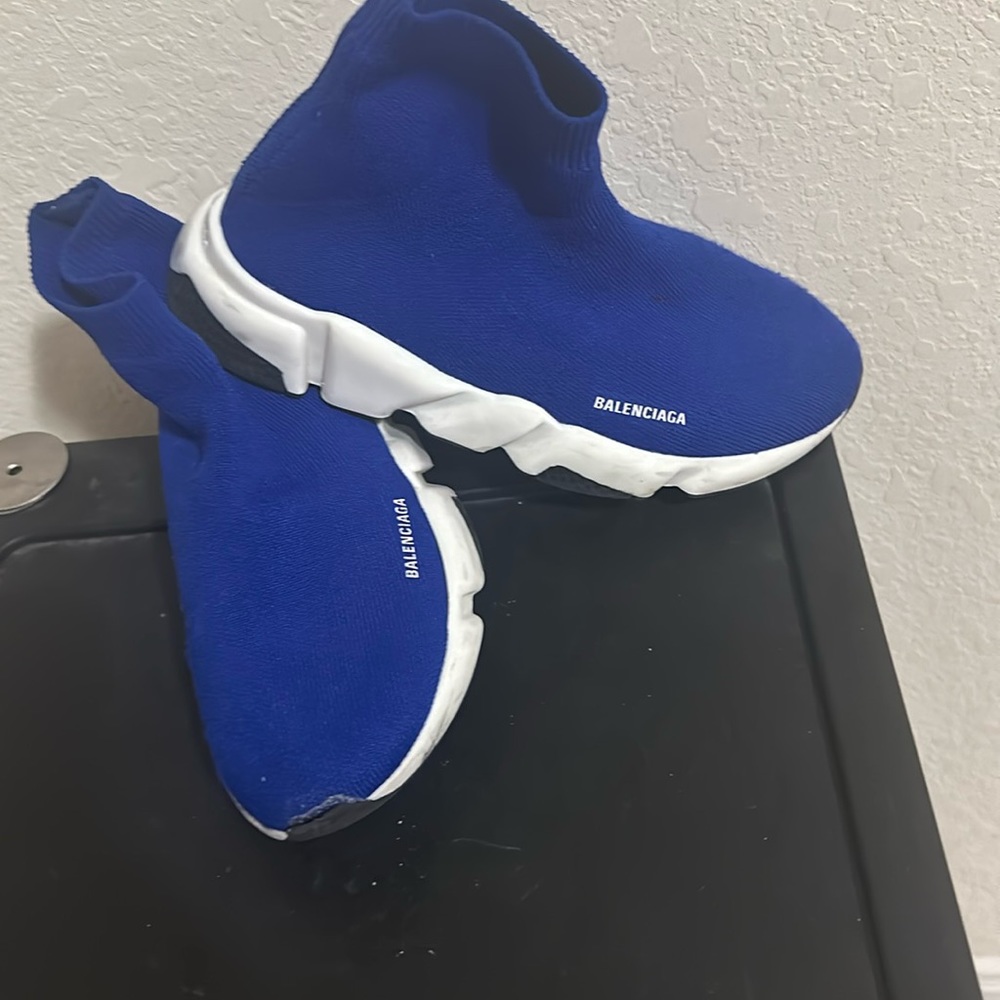 BALENCIAGA
